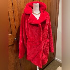 Fluffy Slipper ♥️ Red Faux Fur Coat ♥️ Size Medium Snap Close Pockets